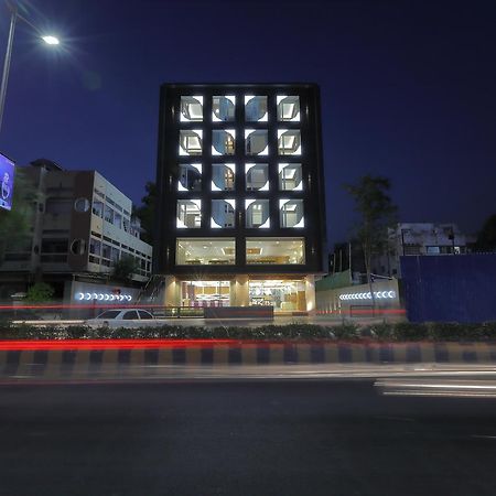 Hotel Silver Heights Ahmedabad Exterior foto