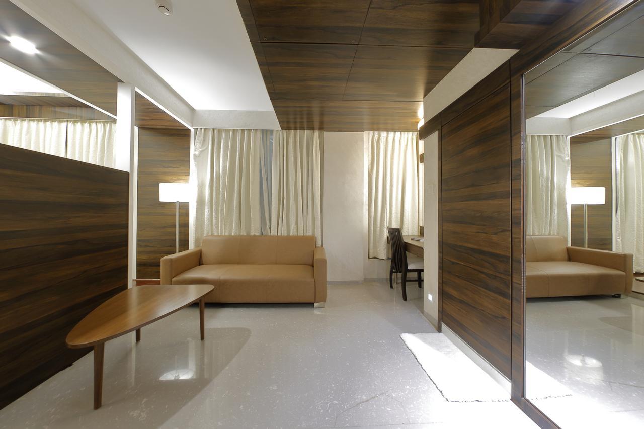 Hotel Silver Heights Ahmedabad Exterior foto